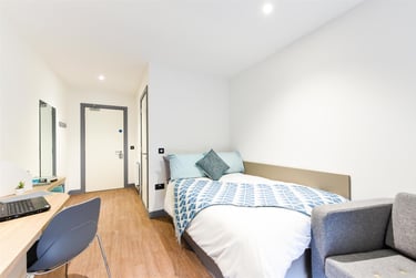 1 bed flat, Great Patrick Street, Holylands, Belfast, BT12LT - Image 3